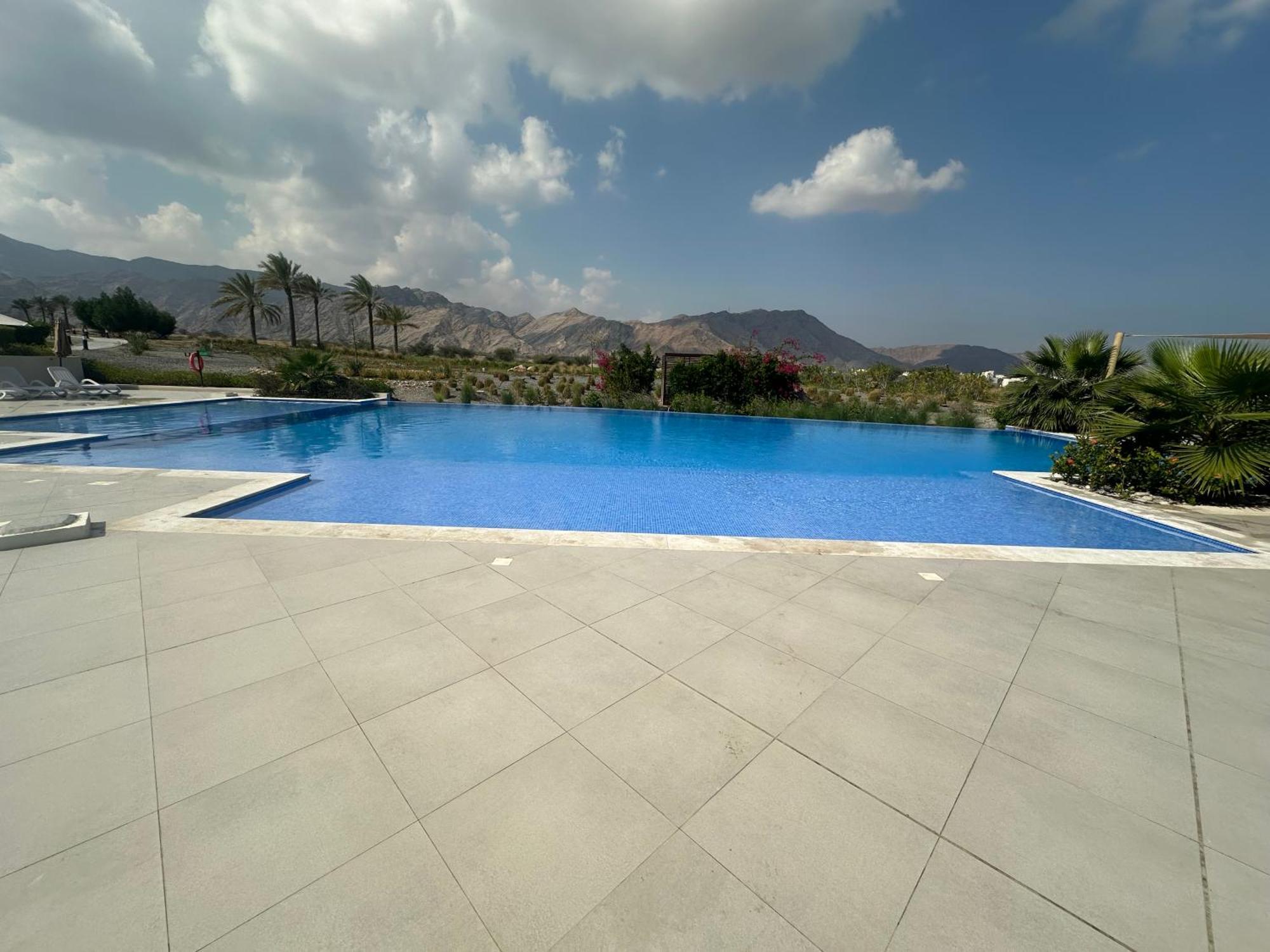 Apartment Panoramic Golf Views And Comfort
