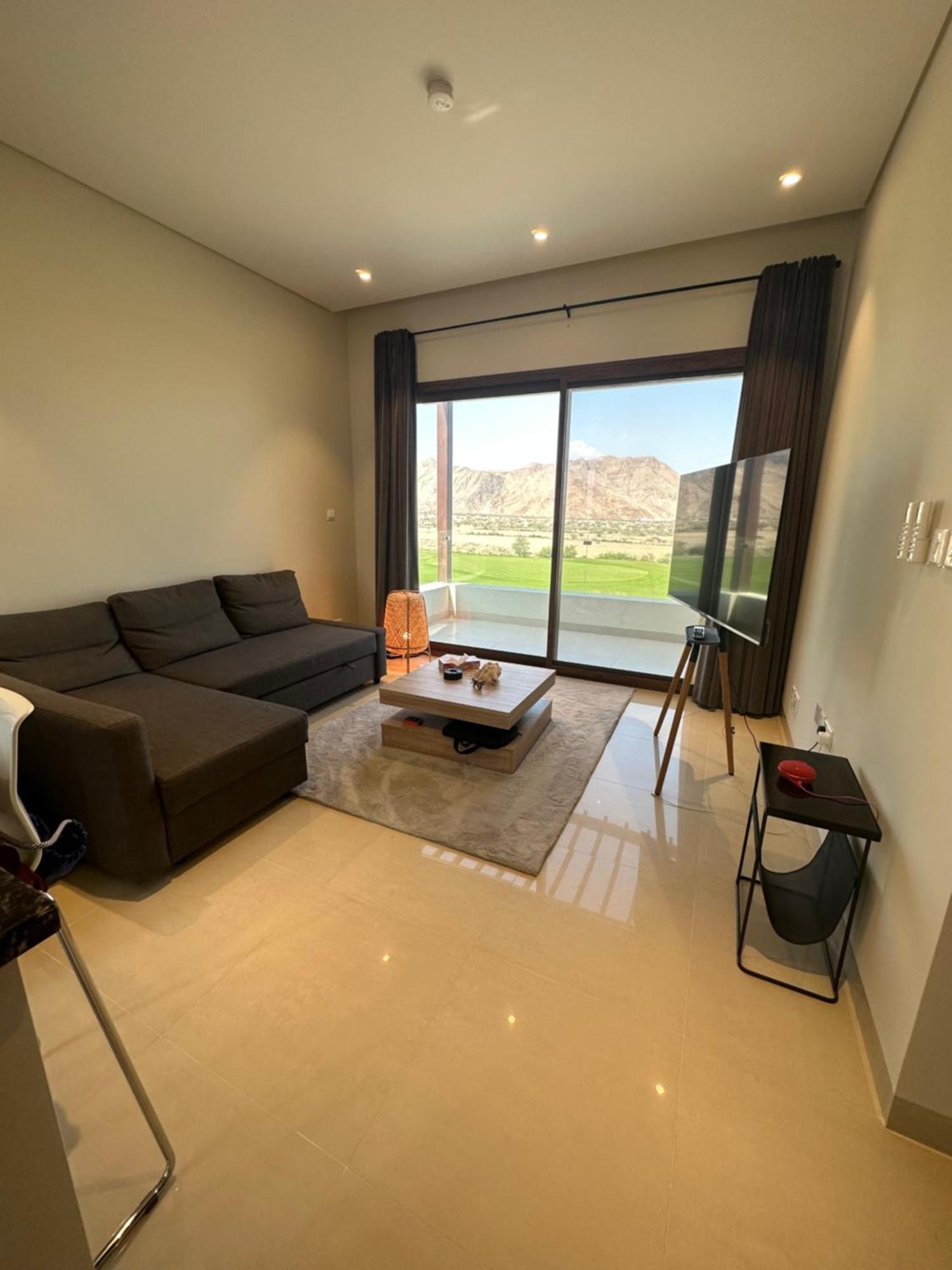 Panoramic Golf Views And Comfort
